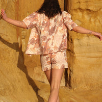 oversized boxy shirt. sustainable summer outfits. 